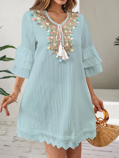 Robe Zarah à col en V avec franges – manches à volants et jupe évasée