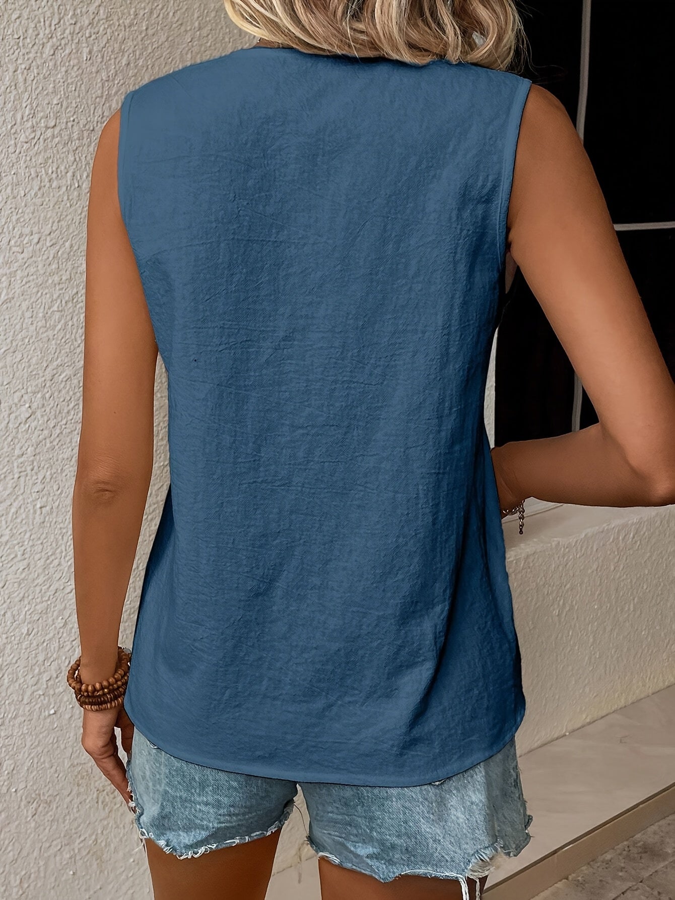 Solen – Haut confortable avec empiècements en dentelle, chemise décontractée unie pour les vacances.