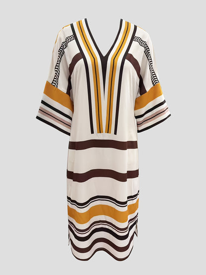 Chloé Robe d’Été Décontractée à Col V – Légère et Rayée