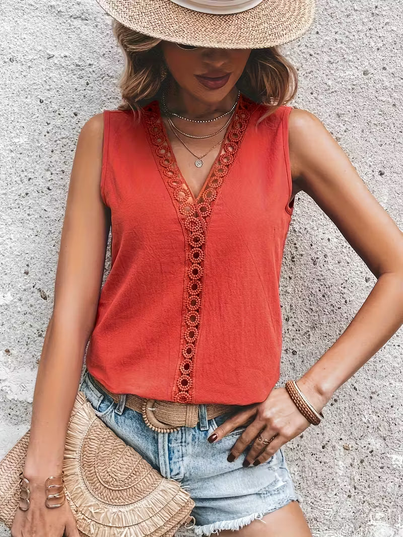 Solen – Haut confortable avec empiècements en dentelle, chemise décontractée unie pour les vacances.
