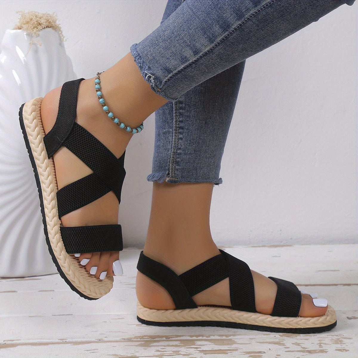 Sandales plates pour femmes à brides croisées – Confortables pour plein air et plage