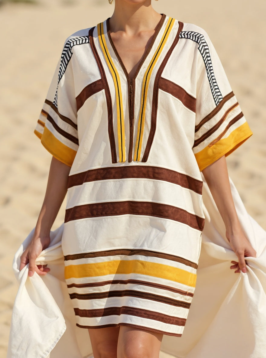 Chloé Robe d’Été Décontractée à Col V – Légère et Rayée