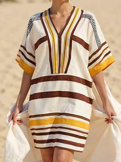 Chloé Robe d’Été Décontractée à Col V – Légère et Rayée