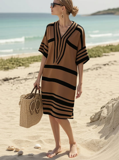 Chloé Robe d’Été Décontractée à Col V – Légère et Rayée
