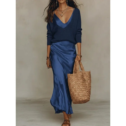Ensemble robe longue en satin et pull – Chic à la française