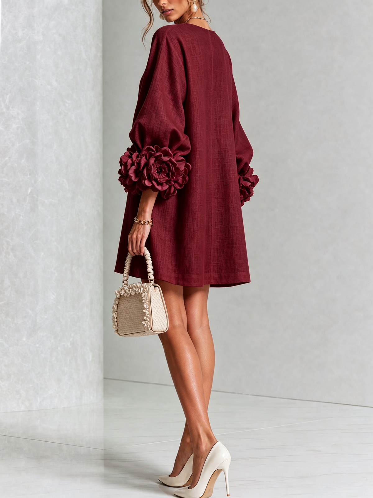 Robe courte Fleur de Minuit à poignets fleuris