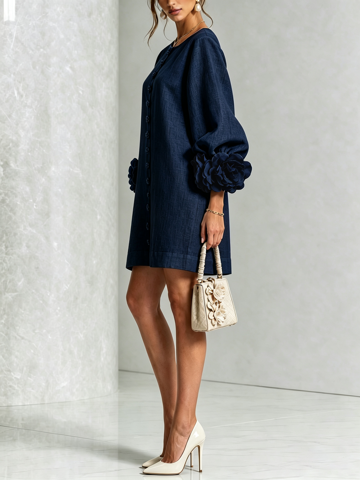 Robe courte Fleur de Minuit à poignets fleuris