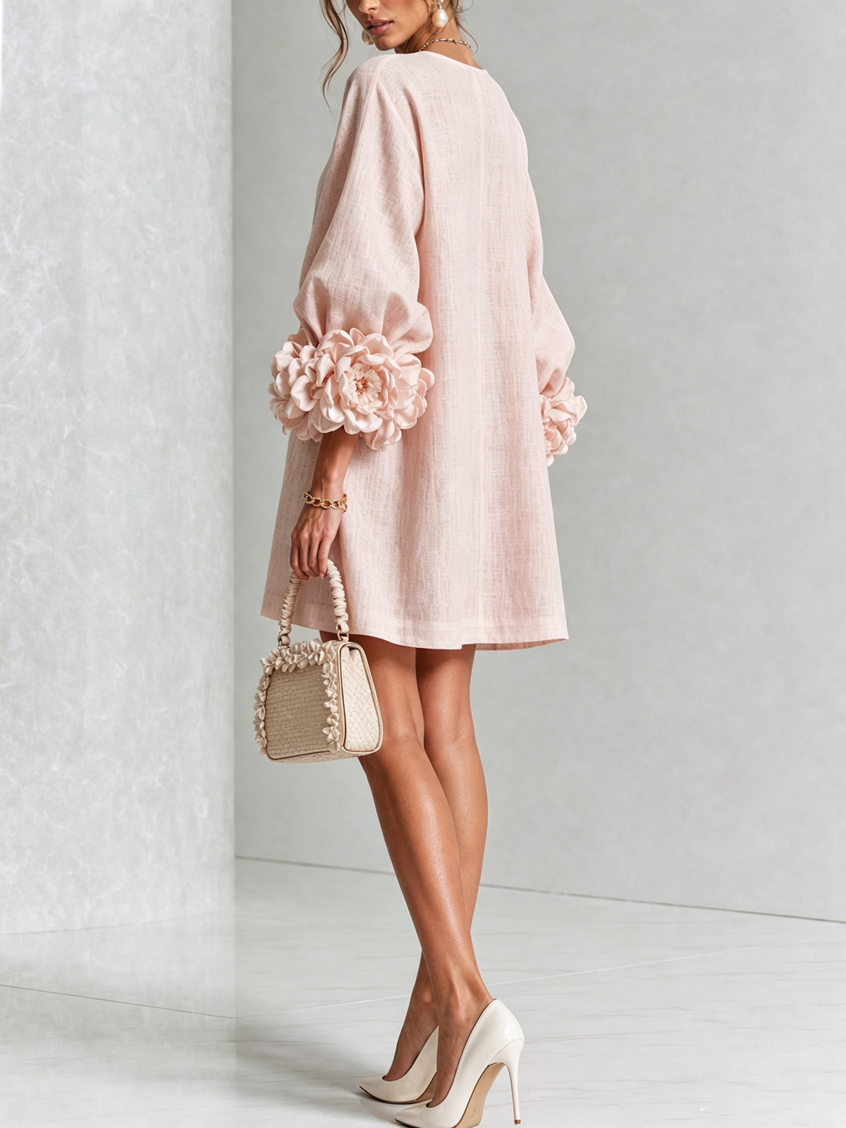Robe courte Fleur de Minuit à poignets fleuris