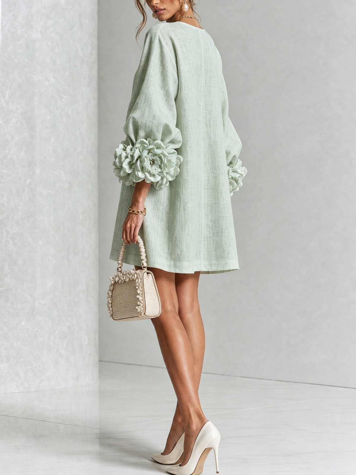 Robe courte Fleur de Minuit à poignets fleuris