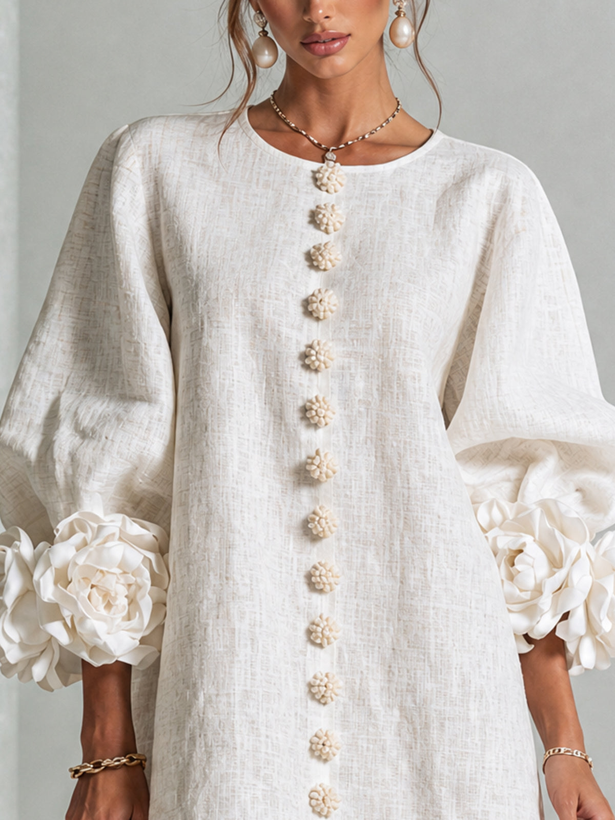 Robe courte Fleur de Minuit à poignets fleuris