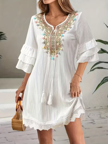 Robe Zarah à col en V avec franges – manches à volants et jupe évasée