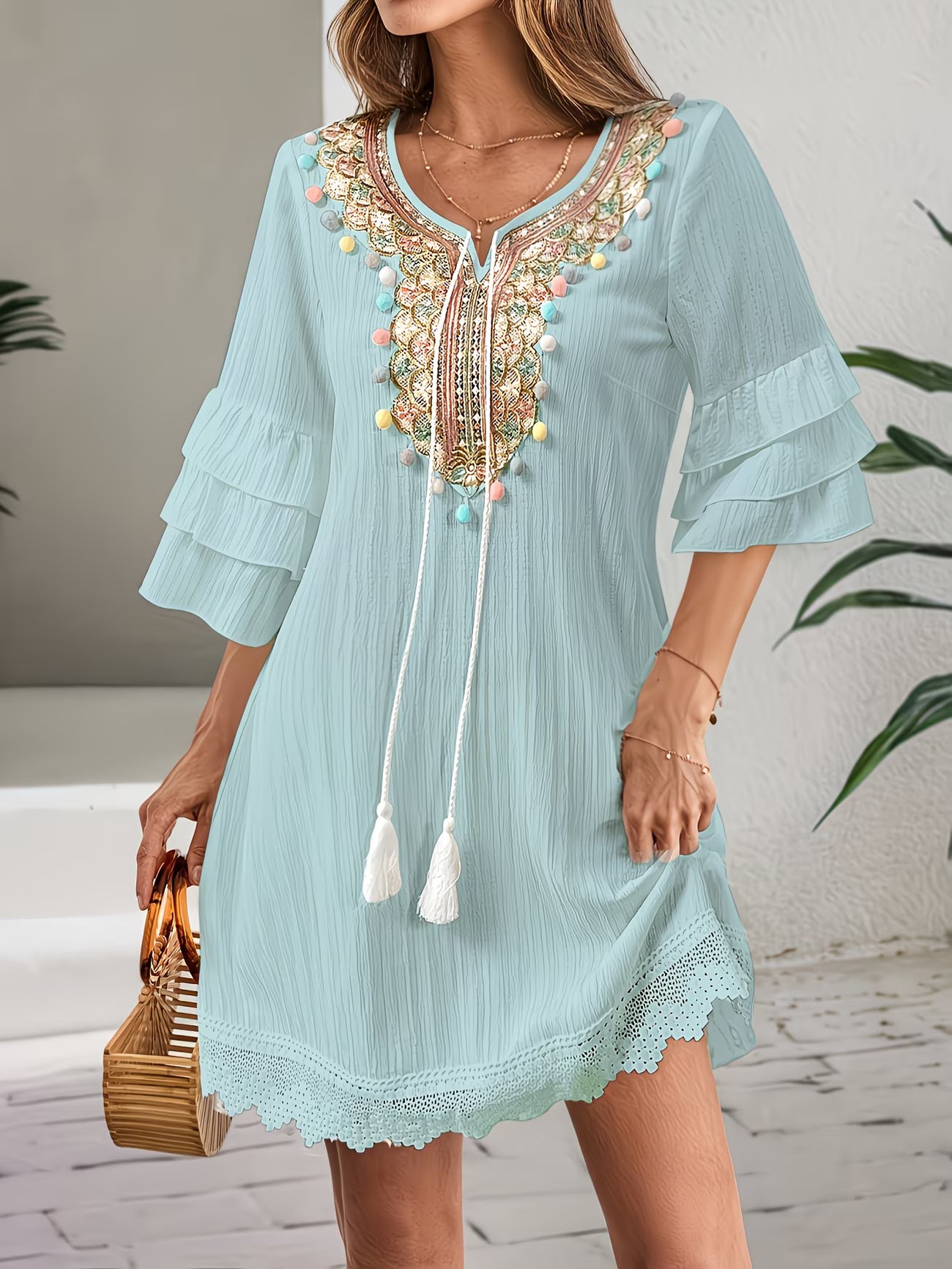 Robe Zarah à col en V avec franges – manches à volants et jupe évasée