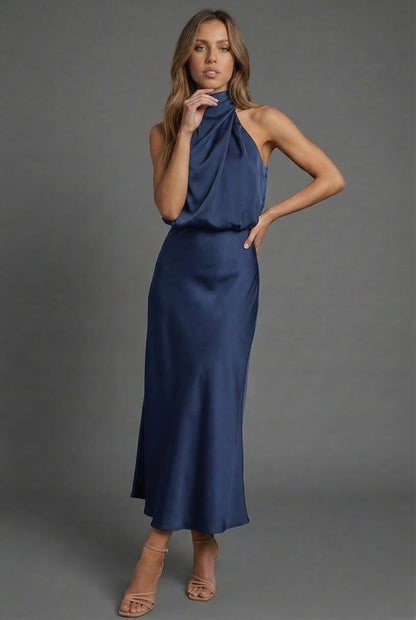 Élégance en satin à col licou pour toutes les occasions